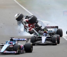 开云体育下载安装-2022F1大事件：惊喜意外并存 周冠宇银石遭遇翻车